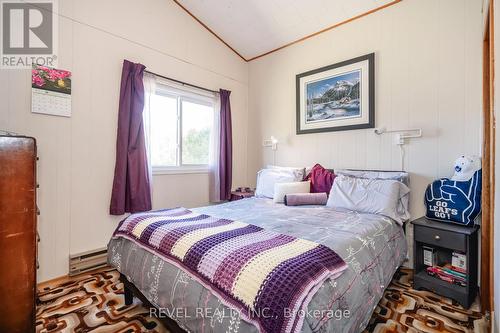 9 Tanners Road, Tay, ON - Indoor Photo Showing Bedroom