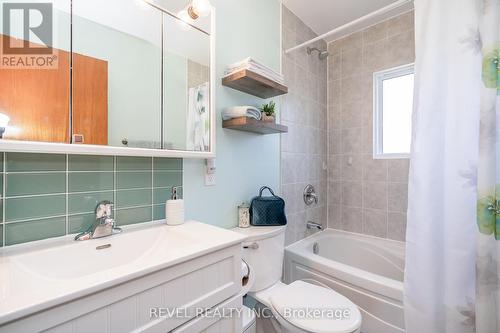 9 Tanners Road, Tay, ON - Indoor Photo Showing Bathroom