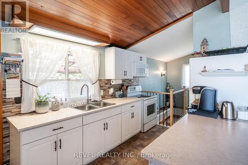 9 Tanners Road, Tay, ON - Indoor Photo Showing Kitchen With Double Sink
