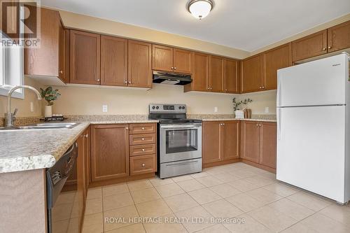 78 Cook Street, Kawartha Lakes, ON - Indoor Photo Showing Kitchen With Double Sink