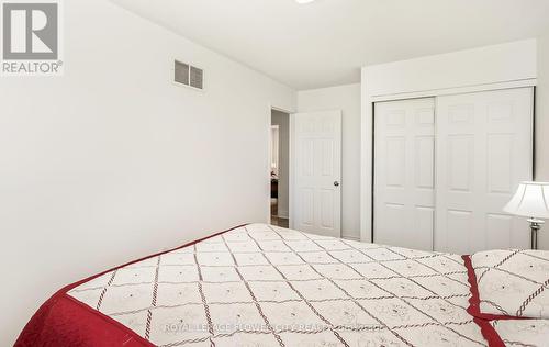 82 Forestgrove Circle, Brampton, ON - Indoor Photo Showing Bedroom