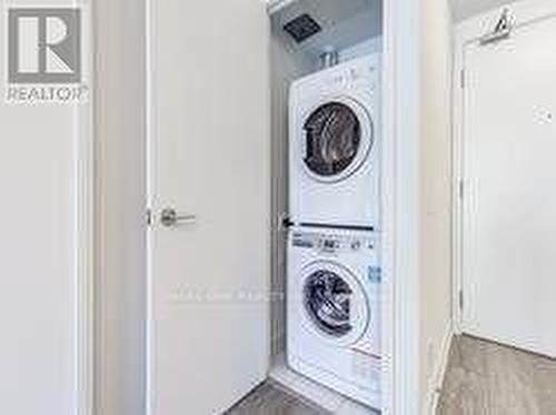 2802 - 181 Dundas Street E, Toronto, ON - Indoor Photo Showing Laundry Room