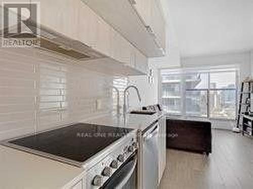 2802 - 181 Dundas Street E, Toronto, ON - Indoor Photo Showing Kitchen With Upgraded Kitchen