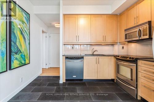 4102 - 33 Lombard Street, Toronto, ON - Indoor Photo Showing Kitchen