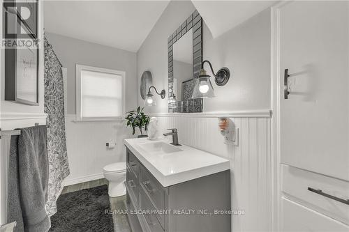 1671 12Th Concession Road, Norfolk, ON - Indoor Photo Showing Bathroom