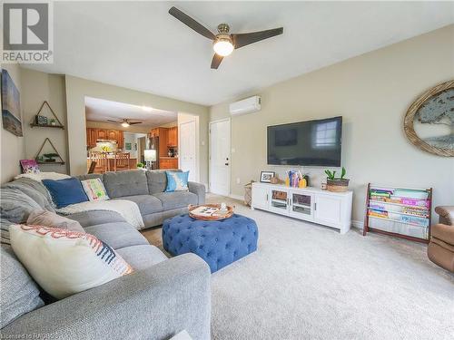 74 Spry Lake Road, Oliphant, ON - Indoor Photo Showing Living Room