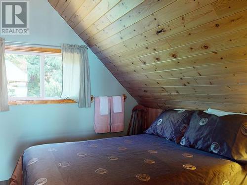 1736/1744 Vancouver Boulevard, Savary Island, BC - Indoor Photo Showing Bedroom