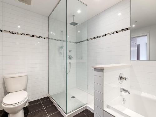 Ensuite bathroom - 211-7317 Av. Victoria, Montréal (Côte-Des-Neiges/Notre-Dame-De-Grâce), QC - Indoor Photo Showing Bathroom