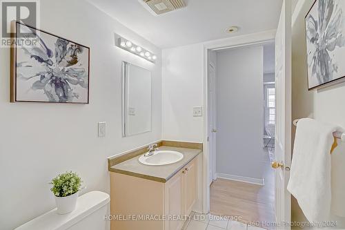 109 - 37 Four Winds Drive, Toronto, ON - Indoor Photo Showing Bathroom