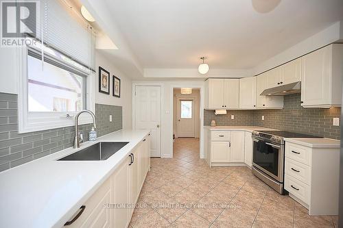4 Mill Street S, Brampton, ON - Indoor Photo Showing Kitchen With Upgraded Kitchen