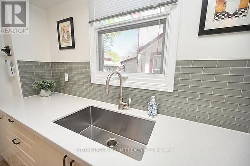 4 Mill Street S, Brampton, ON - Indoor Photo Showing Kitchen