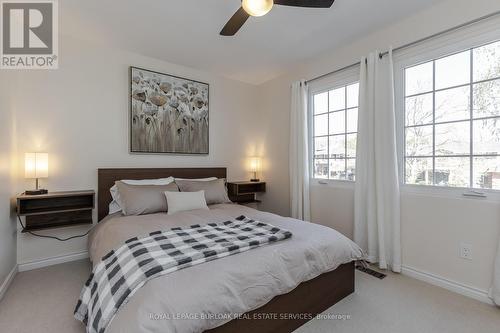 1320 Monmouth Dr, Burlington, ON - Indoor Photo Showing Bedroom