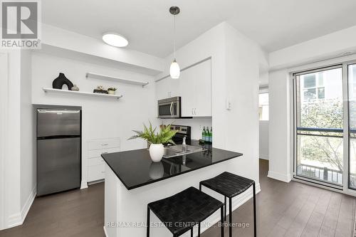302 - 58 Macaulay Avenue, Toronto, ON - Indoor Photo Showing Kitchen