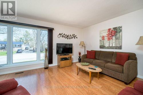 115 Pearl Street, Deseronto, ON - Indoor Photo Showing Living Room