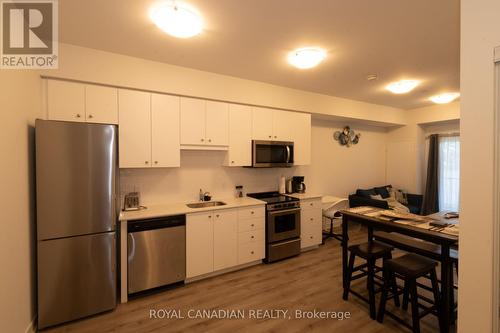 430 - 110 Fergus Avenue W, Kitchener, ON - Indoor Photo Showing Kitchen