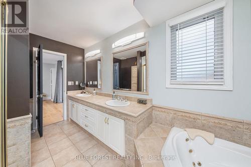 3075 Lake View Avenue, Plympton-Wyoming, ON - Indoor Photo Showing Bathroom