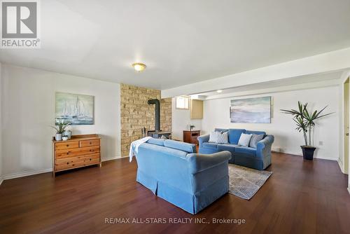 38 Aino Beach Road, Kawartha Lakes, ON - Indoor Photo Showing Living Room