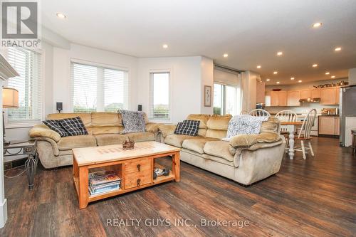 260 O'Dette Road, Peterborough, ON - Indoor Photo Showing Living Room