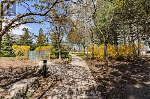 610 - 2177 Burnhamthorpe Road W, Mississauga, ON - Outdoor With View