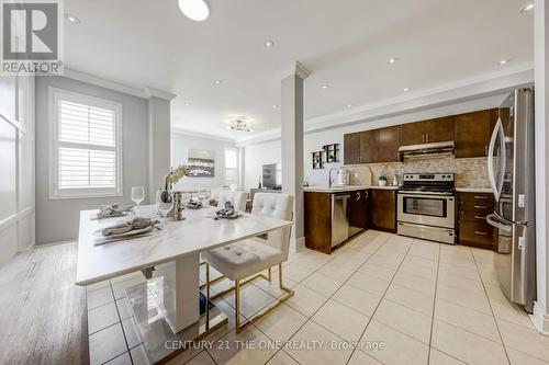 112 Catalpa Crescent, Vaughan, ON - Indoor Photo Showing Kitchen With Stainless Steel Kitchen