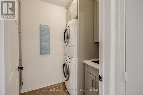 47 Rush Road, Aurora, ON - Indoor Photo Showing Laundry Room