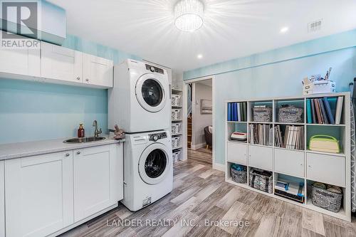 4 Red Mills Drive, East Gwillimbury, ON - Indoor Photo Showing Laundry Room
