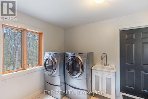 4370 Faulkner Avenue, Whitchurch-Stouffville, ON - Indoor Photo Showing Laundry Room