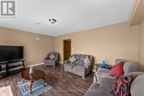 167 Regina Avenue, Toronto, ON - Indoor Photo Showing Living Room