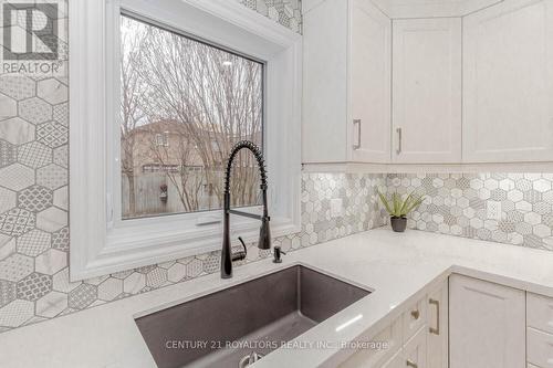 44 Russell Hill Drive, Barrie, ON - Indoor Photo Showing Kitchen