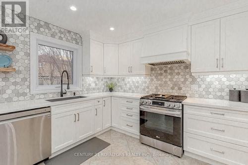 44 Russell Hill Drive, Barrie, ON - Indoor Photo Showing Kitchen With Upgraded Kitchen