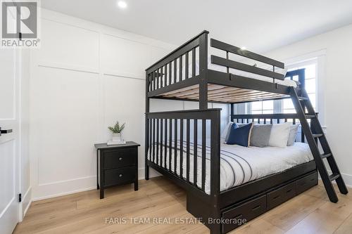 58 Girdwood Drive, Barrie, ON - Indoor Photo Showing Bedroom