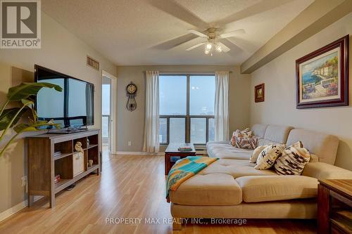1605 - 298 Jarvis Street, Toronto, ON - Indoor Photo Showing Living Room