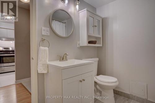 1605 - 298 Jarvis Street, Toronto, ON - Indoor Photo Showing Bathroom