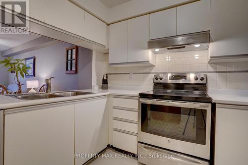 1605 - 298 Jarvis Street, Toronto, ON - Indoor Photo Showing Kitchen With Double Sink