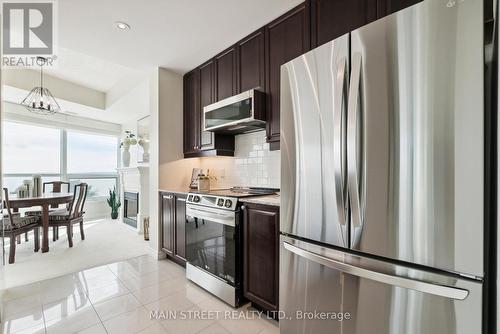 406 - 37 Ellen Street, Barrie, ON - Indoor Photo Showing Kitchen With Upgraded Kitchen