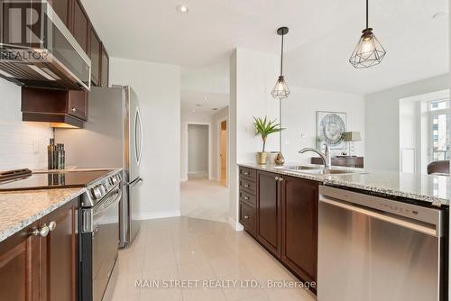 406 - 37 Ellen Street, Barrie (Lakeshore), ON - Indoor Photo Showing Kitchen With Double Sink With Upgraded Kitchen