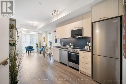 1 - 260 Finch Avenue E, Toronto, ON - Indoor Photo Showing Kitchen