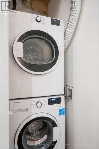 1 - 260 Finch Avenue E, Toronto, ON - Indoor Photo Showing Laundry Room