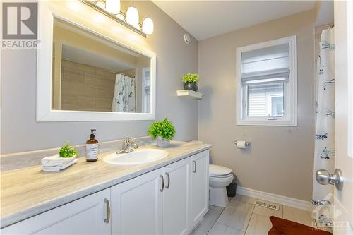 110 Shackleford Way, Ottawa, ON - Indoor Photo Showing Bathroom