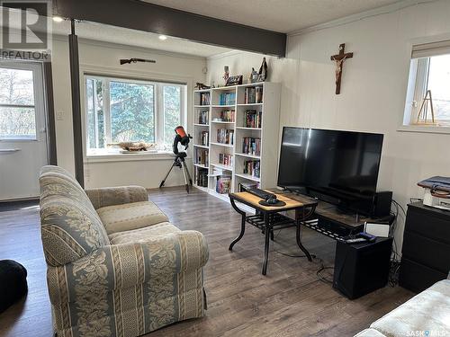 301 Belfast Street, North Portal, SK - Indoor Photo Showing Living Room