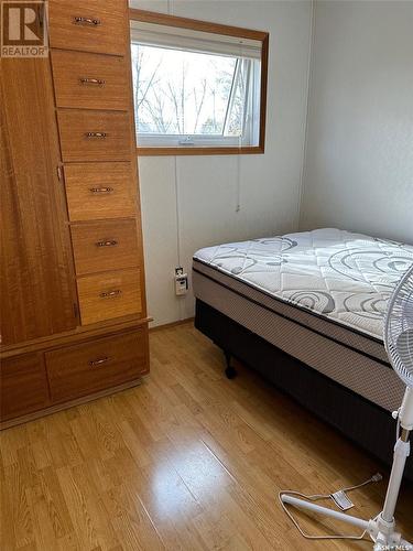 301 Belfast Street, North Portal, SK - Indoor Photo Showing Bedroom