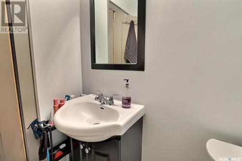 3438 Victoria Avenue, Regina, SK - Indoor Photo Showing Bathroom