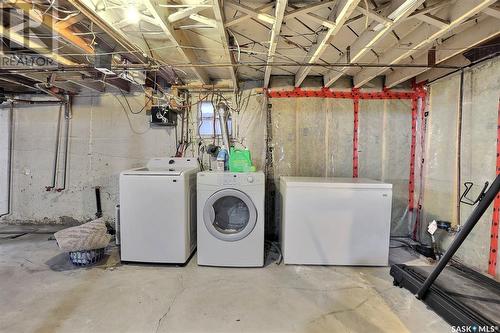 3438 Victoria Avenue, Regina, SK - Indoor Photo Showing Laundry Room