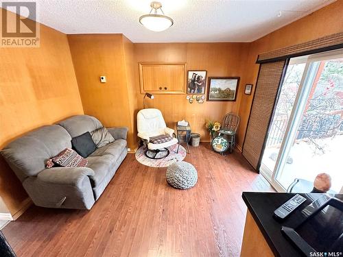 28 Hartney Bay, Weyburn, SK - Indoor Photo Showing Living Room