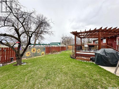 28 Hartney Bay, Weyburn, SK - Outdoor