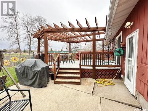 28 Hartney Bay, Weyburn, SK - Outdoor With Deck Patio Veranda With Exterior