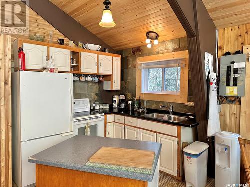 58 Chamakese Resort, Chitek Lake, Chitek Lake, SK - Indoor Photo Showing Kitchen With Double Sink