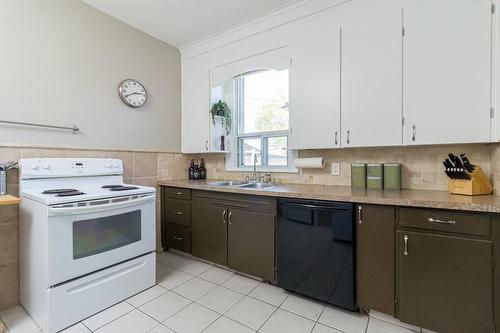 296 Balmoral Avenue N, Hamilton, ON - Indoor Photo Showing Kitchen With Double Sink
