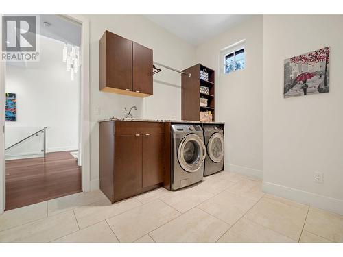 920 Stockley Street, Kelowna, BC - Indoor Photo Showing Laundry Room