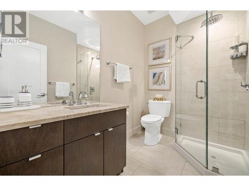 920 Stockley Street, Kelowna, BC - Indoor Photo Showing Bathroom